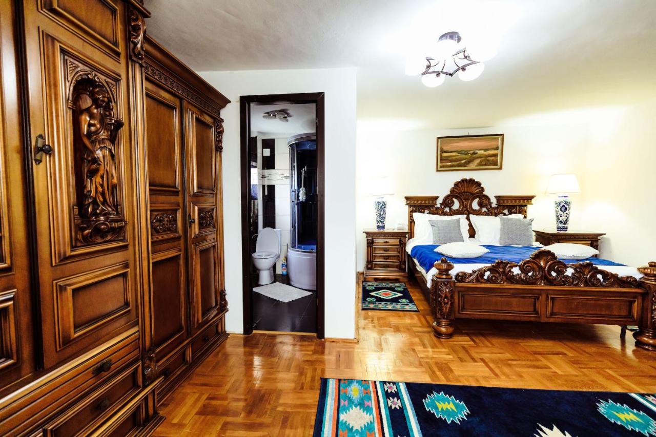Pensiunea Iris Turcineşti Esterno foto
