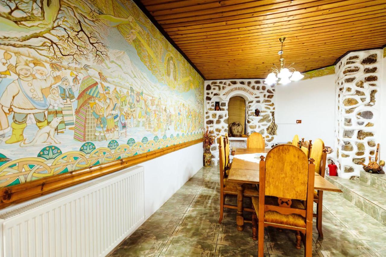 Pensiunea Iris Turcineşti Esterno foto
